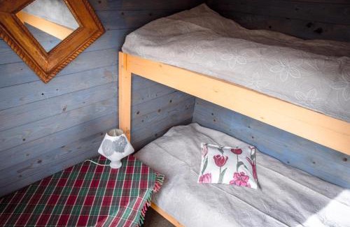 Hemse Bed & Breakfast | Pet-Friendly Änggårde B&B with Hot Tub & Breakfast Included
