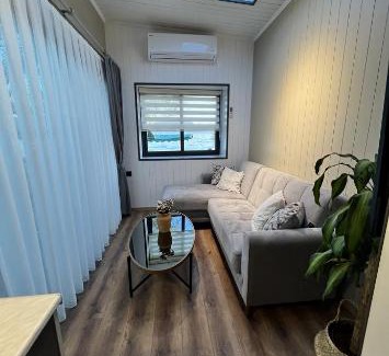 Ciftlik House | Cozy Çalış Tiny House: Child-Friendly with 9/10 Rating