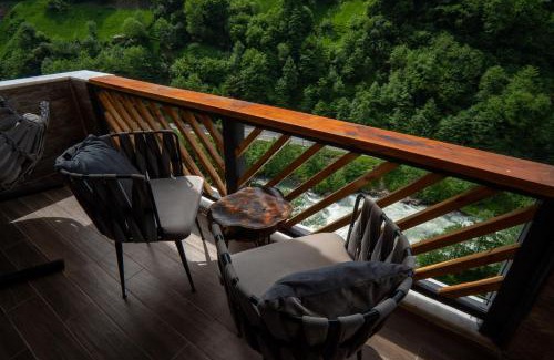 Cayirduzu Bed & Breakfast | Pet-Friendly Retreat at Çamankasuit with Hot Tub Bliss