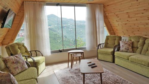 Trabzon Bed & Breakfast | Top-Rated Çatalkaya Bungolov: Pet-Friendly Retreat