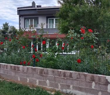Ezine Apartment | Family-Friendly Çetin Apart: Ideal for Your Getaway