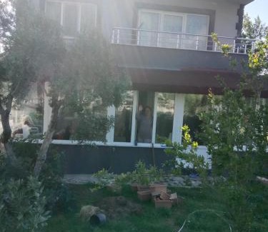 Ezine Apartment | Family-Friendly Çetin Apart: Ideal for Your Getaway