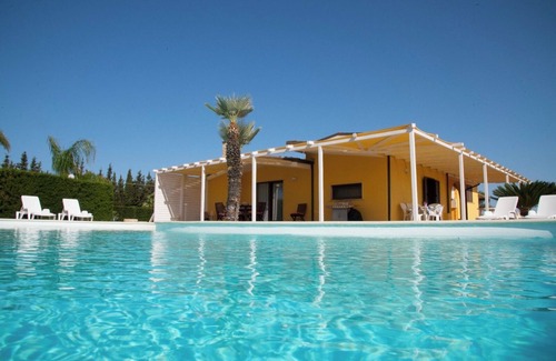 Melissano Villa | Elegant Villa with Pool Near Gallipoli and Otranto