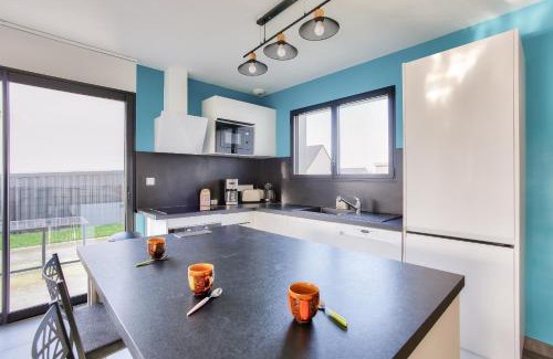 Saint-Alban House | Modern Escape in Saint-Alban: Family-Friendly Retreat