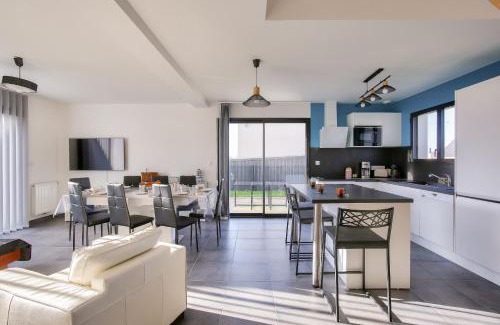 Saint-Alban House | Modern Escape in Saint-Alban: Family-Friendly Retreat