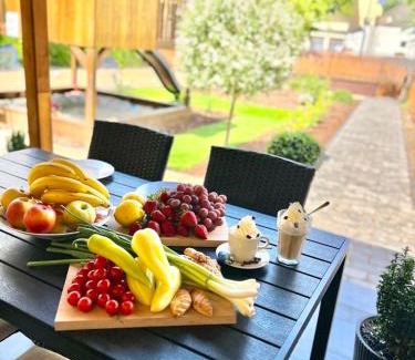 Gyula Apartment | Guest Rated: Éden Vendégház Gyula - Family-Friendly Retreat