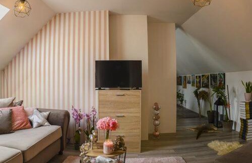 Edeleny Apartment | Édes Udvarház: Family-Friendly Stay with Perfect 10 Rating