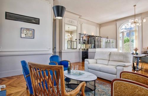 Cabourg Apartment | Élégance Art déco à Cabourg, à deux pas de la plage, stationnement privé - FR-1-788-88