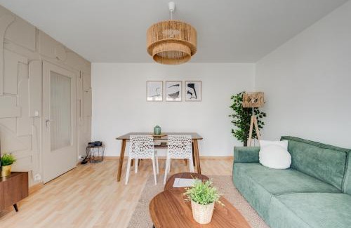 Cote Pavee Apartment | Elegant Comfort with Hot Tub - Guest Rated 9.4/10