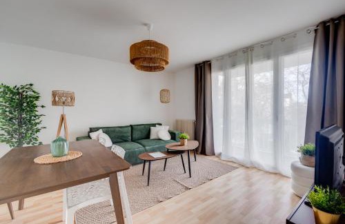 Cote Pavee Apartment | Elegant Comfort with Hot Tub - Guest Rated 9.4/10