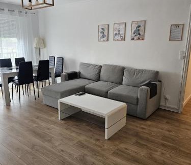 Bezons Apartment | Elegant 3-Room Retreat Near Paris La Défense - Rated 9.7
