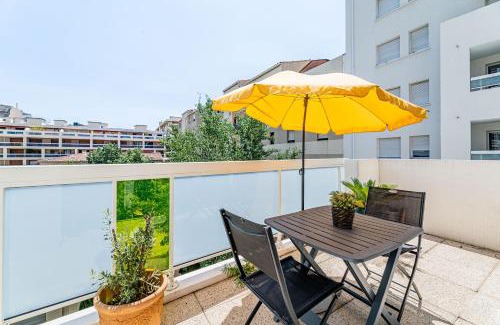 Le Rouet Apartment | Elegant Apartment Steps from the Vélodrome in Marseille