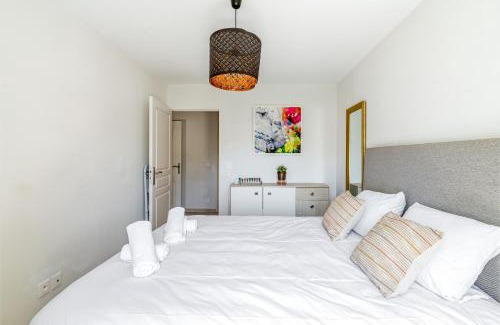 Le Rouet Apartment | Elegant Apartment Steps from the Vélodrome in Marseille