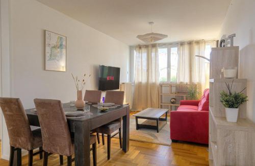 Sainte-Foy-les-Lyon Apartment | Elegant Hotel for Business Travelers - 10/10 Guest Rating