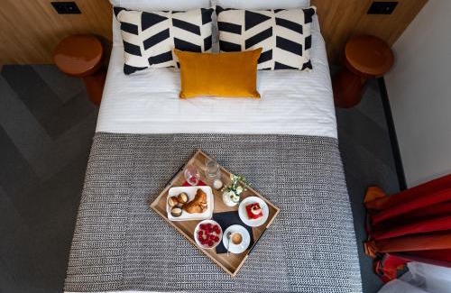 European Quarter Apartment | Elegant Studio Near Parliament with Family-Friendly Amenities