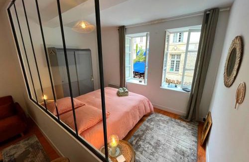 Centre Ancien Apartment | Stylish Studio in Central Caen's Vibrant Historic District