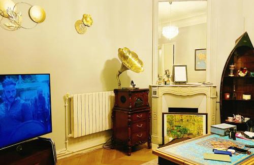 Champs-Elysees Apartment | Family-Friendly Stay at Élysées Charm Hotel