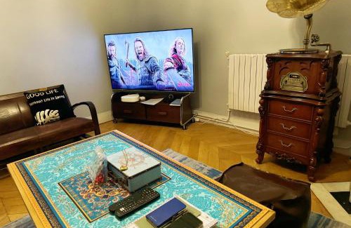 Champs-Elysees Apartment | Family-Friendly Stay at Élysées Charm Hotel