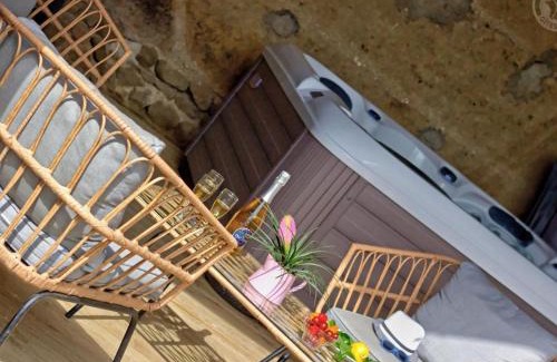 Saint-Cyr-les-Vignes House | Relaxing Retreat with Spa and Fun Activities for Families