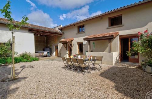 Saint-Cyr-les-Vignes House | Relaxing Retreat with Spa and Fun Activities for Families