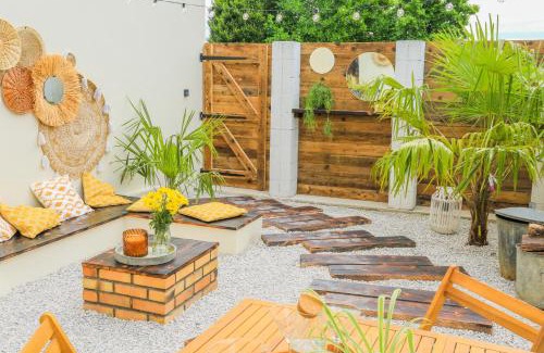 La Capelle-les-Boulogne House | Experience Évasion: Pet-Friendly Retreat with Top Reviews
