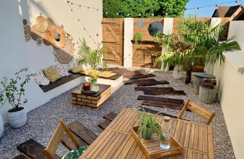 La Capelle-les-Boulogne House | Experience Évasion: Pet-Friendly Retreat with Top Reviews