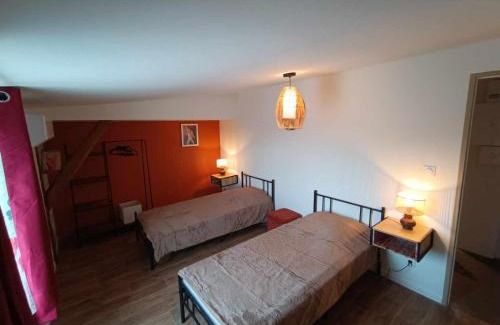 Saint-Lumier-la-Populeuse Apartment | Rustic Retreat: Top-Rated Family-Friendly Getaway