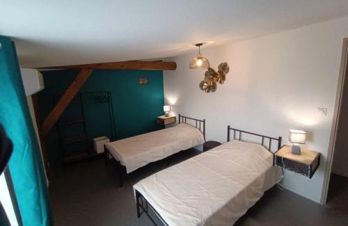 Saint-Lumier-la-Populeuse Apartment | Rustic Retreat: Top-Rated Family-Friendly Getaway