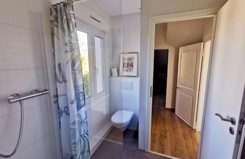 Mulhouse Apartment | Escape to ÉVASION JUNGLE: Wifi & Netflix Await!