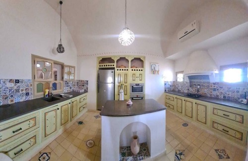 Djerba Ajim House | Discover Djerba: Relaxing Holiday Home with Pool & Spa