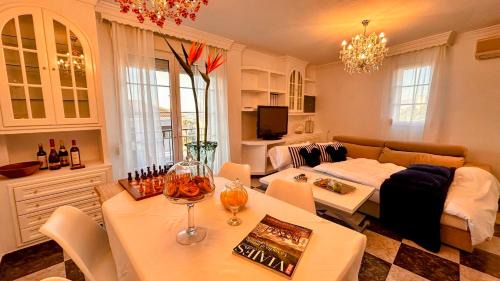 La Zubia Apartment | Pet-Friendly Retreat at Íberos Royal: Guest Rated 9.2/10