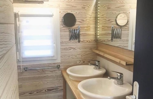Roscanvel House | Family-Friendly Stay at Île Ô des Capucins - Rated 9/10
