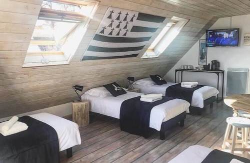 Roscanvel House | Family-Friendly Stay at Île Ô des Capucins - Rated 9/10