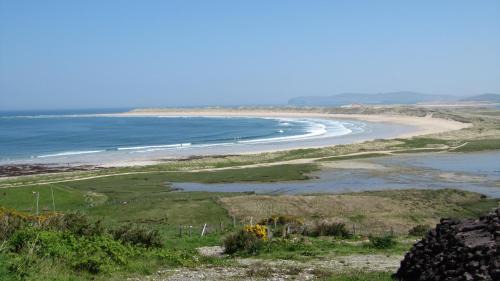 Gortahork Hotel | Discover Óstán Loch Altan: Family-Friendly Retreat Awaits
