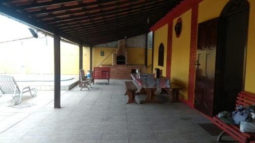 Tamoios House | Oceanfront Haven: Family-Friendly with Pool & Ocean Views