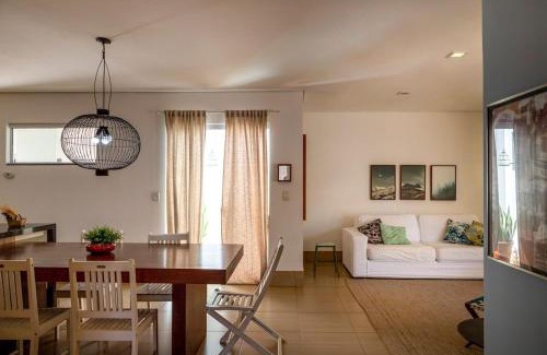 Marilia House | Convenient Location near Shopping Esmeralda, Pet Friendly