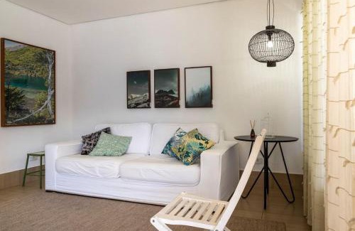Marilia House | Convenient Location near Shopping Esmeralda, Pet Friendly
