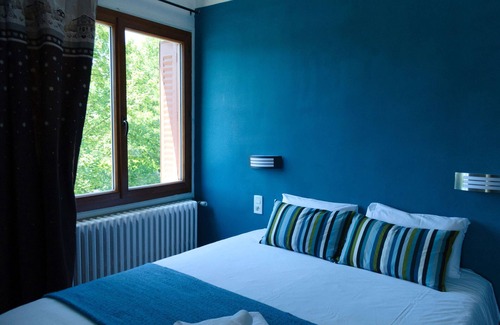 Saint-Pierre-d'Albigny Hotel | Relax at La Maison De Savoie with Pool & Family Amenities