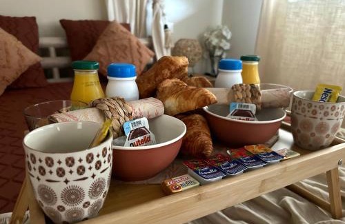 Mortagne-du-Nord Bed & Breakfast | Relax at Ô cinq sens with a Soothing Hot Tub Experience