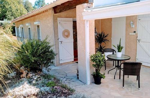 Sillans-la Cascade Apartment | Idyllic Oceanfront Retreat at Ô fil du THYM with Pool