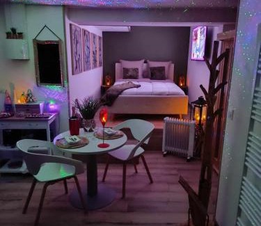 Etaples Bed & Breakfast | Indulge in Comfort at Ô Plaisir Ô Désir with Hot Tub