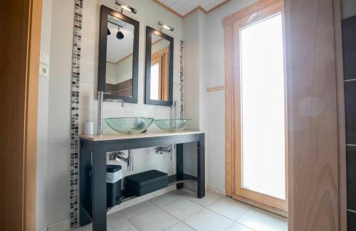Bannay House | Idyllic Oceanfront Retreat at Ô refuge di'vin - Rated 9.2
