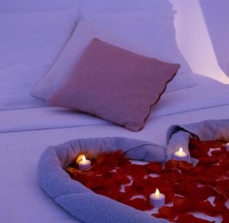 Montaubert - Rille - Saint-Sulpice Apartment | Relaxing Retreat at Ô Roméo - Private Suite with Hot Tub