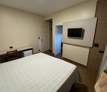 Assis Hotel | Pet-Friendly Ônix Hotel with Ocean View and Hot Tub