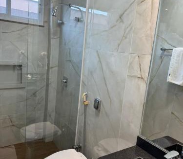 Assis Hotel | Pet-Friendly Ônix Hotel with Ocean View and Hot Tub