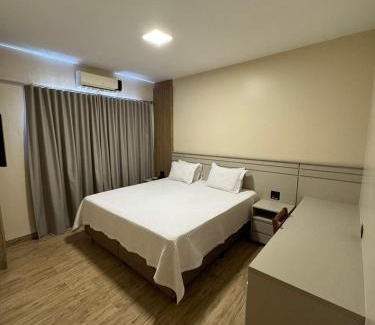 Assis Hotel | Pet-Friendly Ônix Hotel with Ocean View and Hot Tub