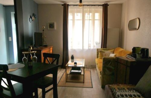 Tournus Apartment | ÔNuméro6: Pet-Friendly Retreat with a 9.2 Rating