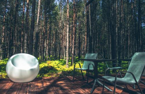 Laane-Nigula Parish Apartment | Experience ÖÖD Hötels Rooslepa: Sauna & Pet-Friendly Stay