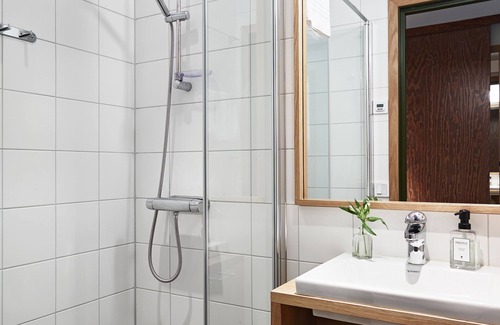Lerum Municipality Hotel | Discover Öijared Resort: Eco-Friendly Retreat with Spa & Pool