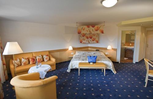 Lauterbach Hotel | Relax at Landhotel Basler Hof: Pool, Spa & Ocean Views